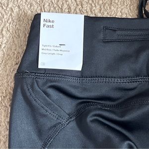 NWT Nike Fast Mid-Rise Crop Dri-Fit Running Leggings Women'sBlack DB4380-010 Sm
